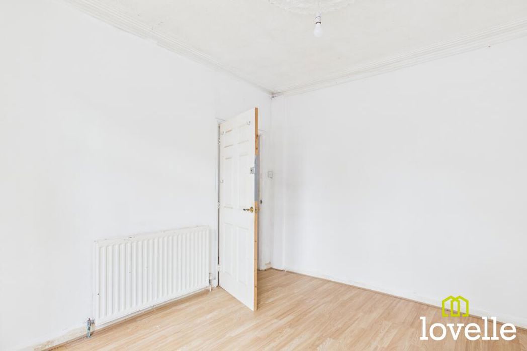 Property image 3 of 19