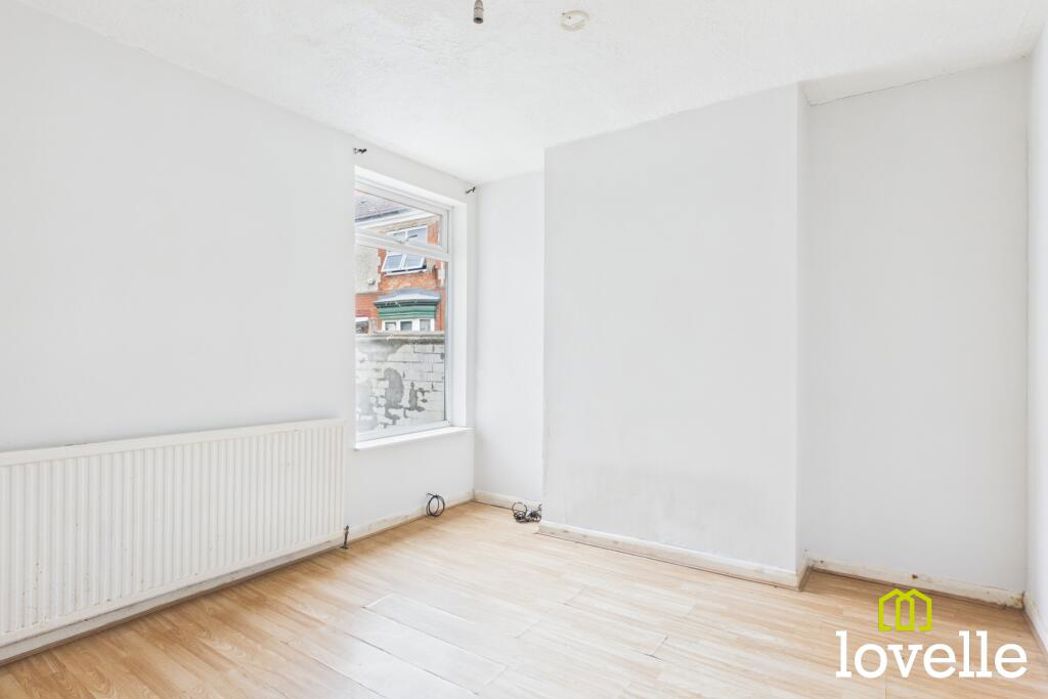 Property image 5 of 19