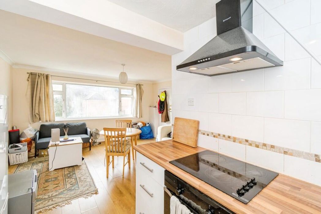 Property image 2 of 15