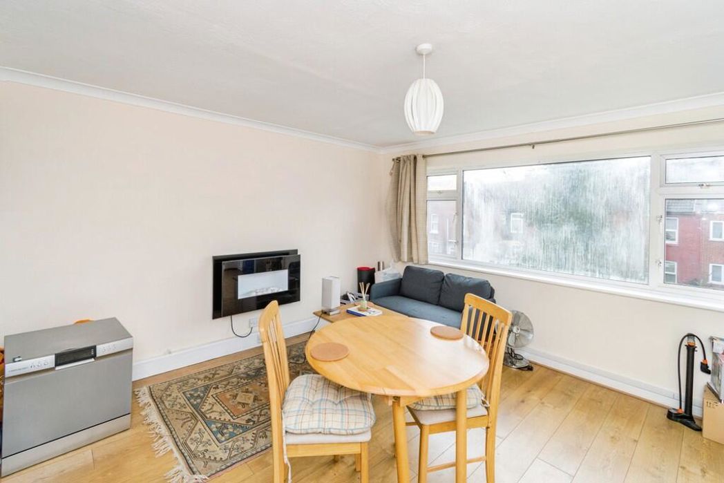 Property image 8 of 15