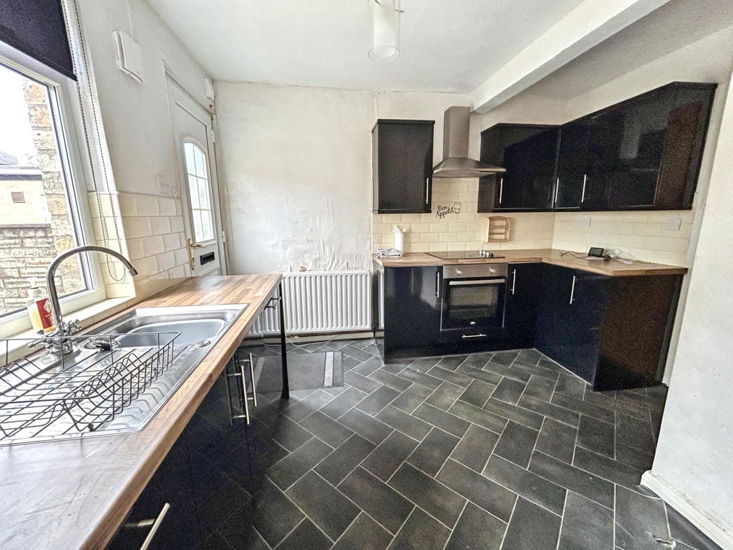 Property image 2 of 13