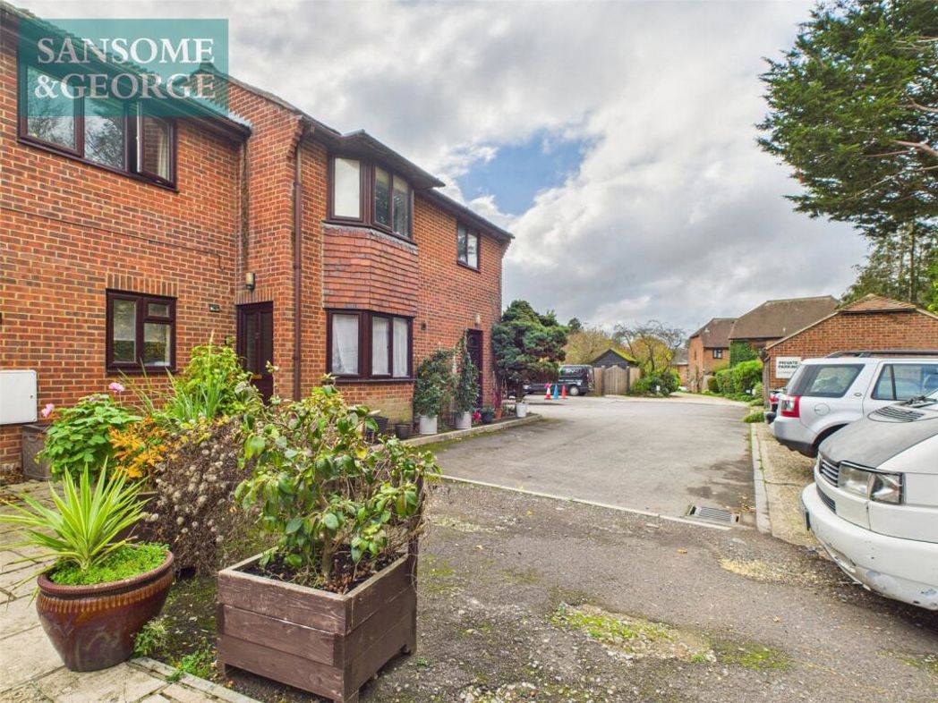 Property image 2 of 10