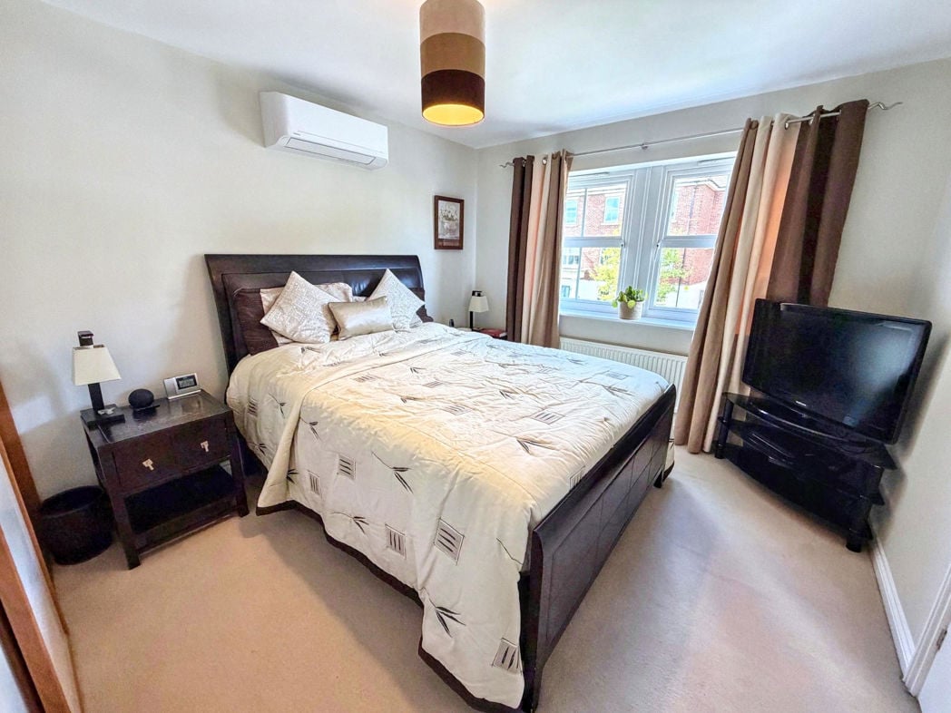 Property image 17 of 21
