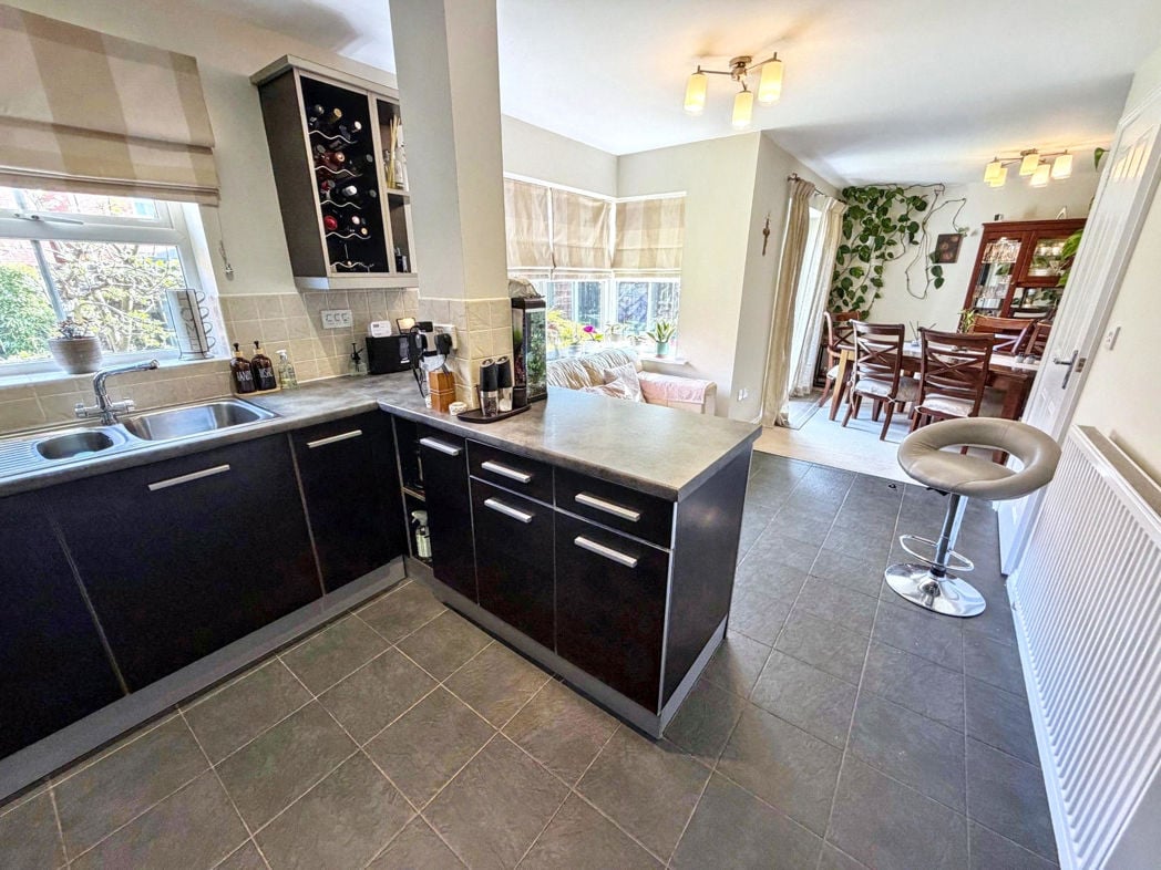 Property image 3 of 21