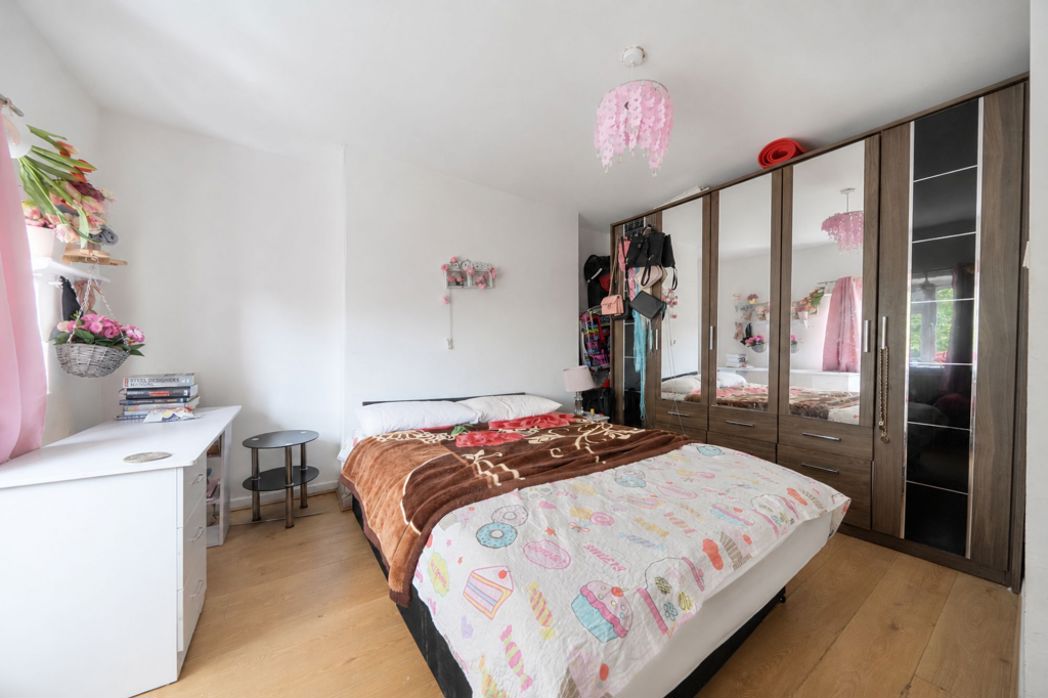 Property image 5 of 9