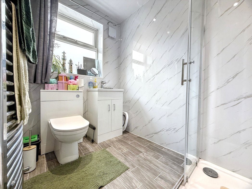 Property image 11 of 18