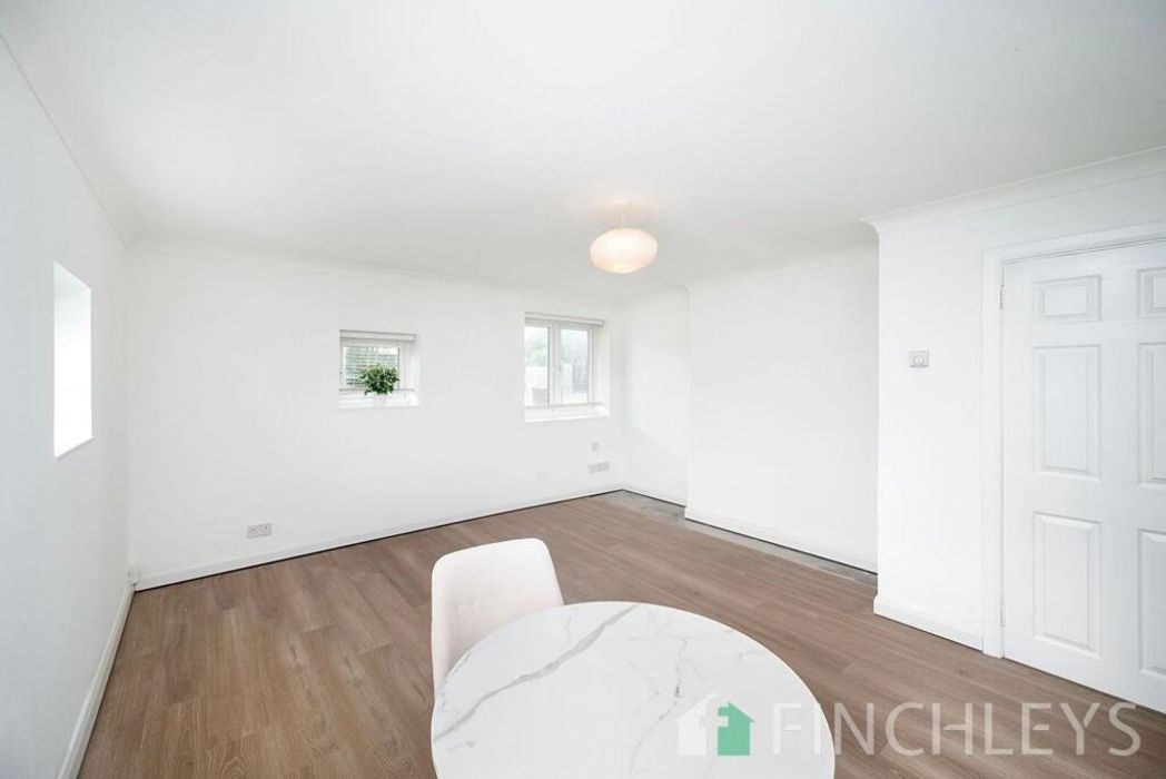 Property image 2 of 15