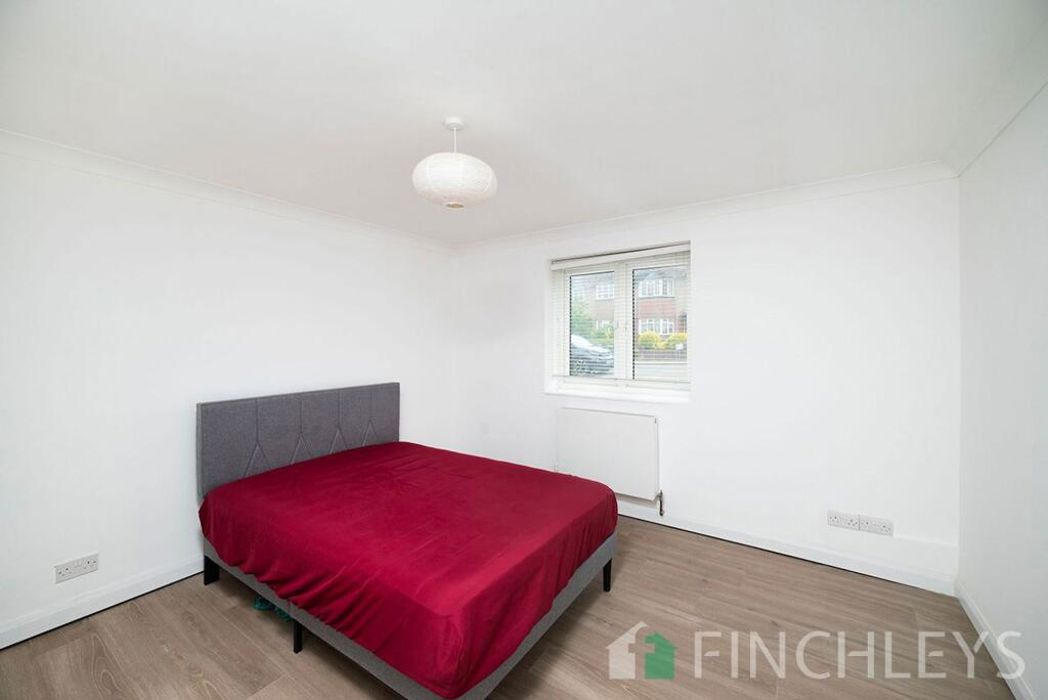 Property image 8 of 15