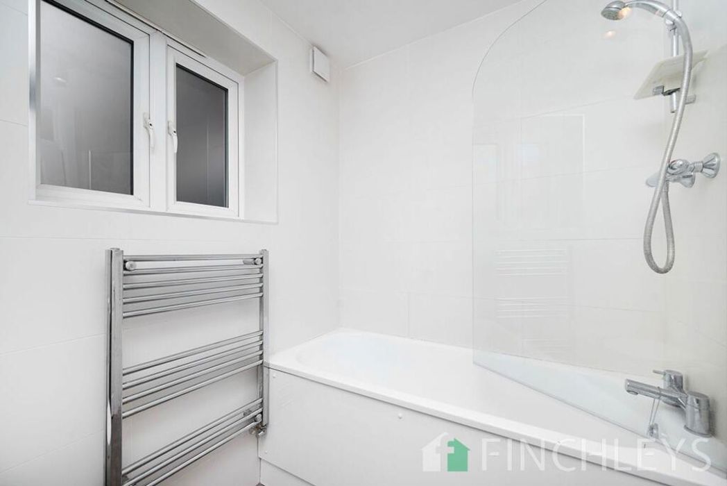 Property image 11 of 15