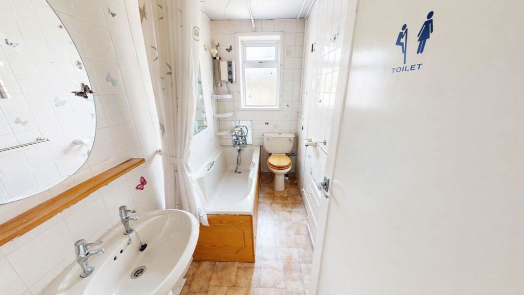 Property image 5 of 8