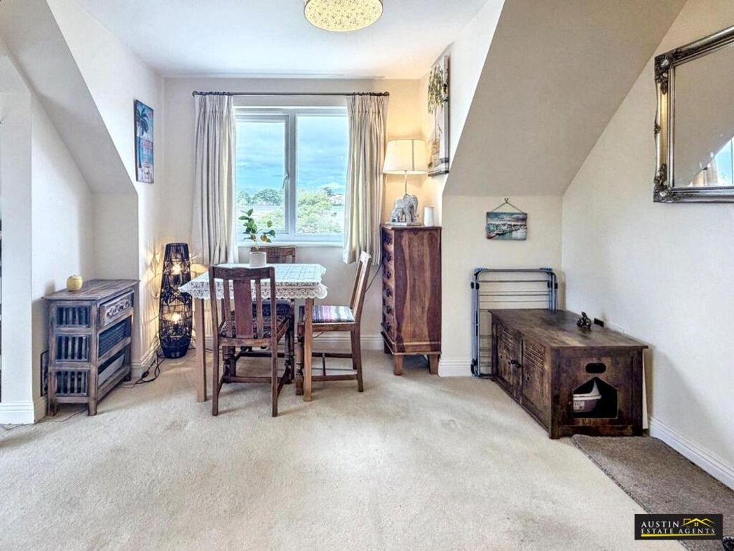 Property image 4 of 14