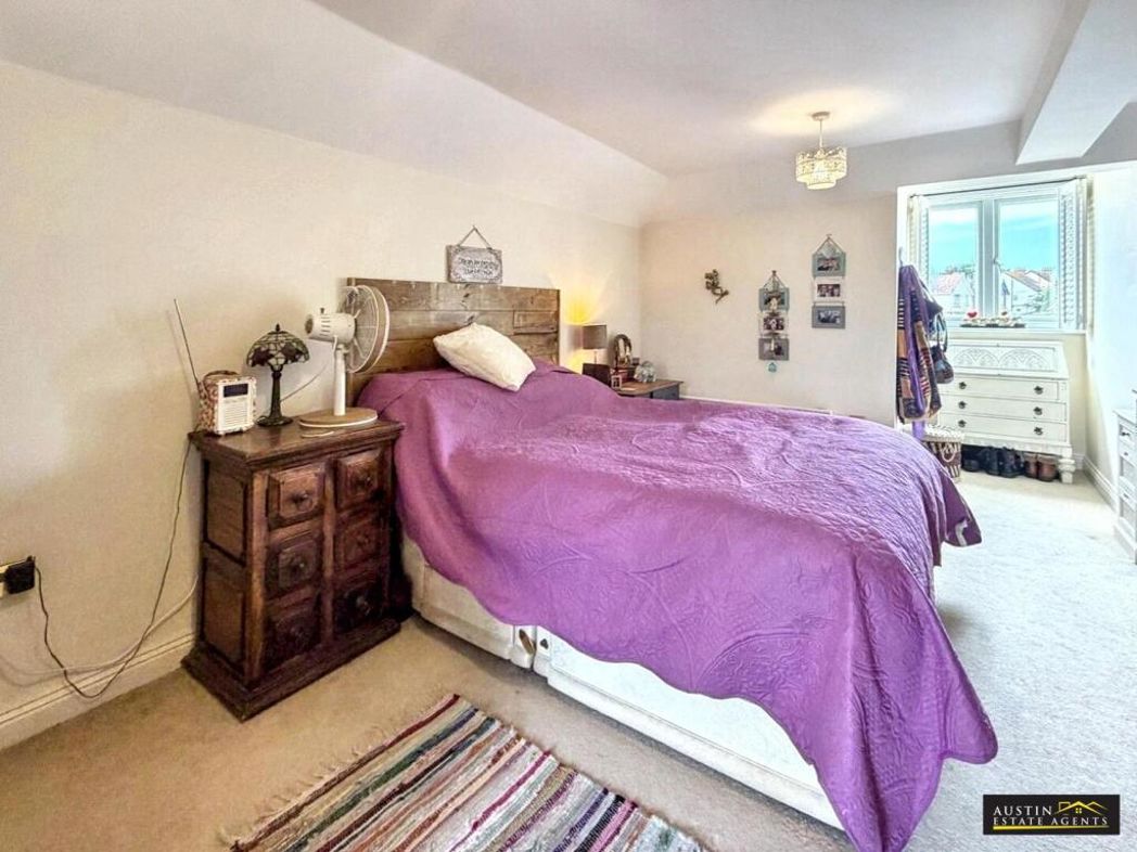 Property image 8 of 14