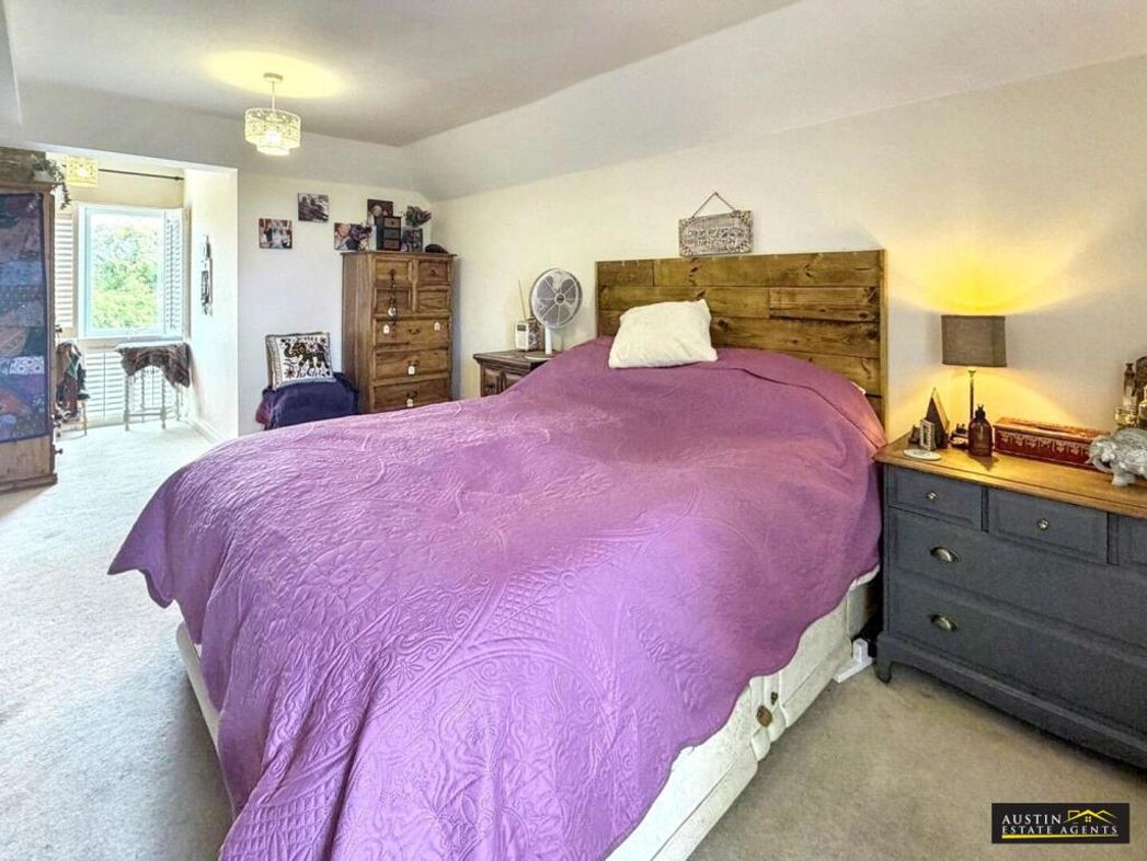 Property image 9 of 14