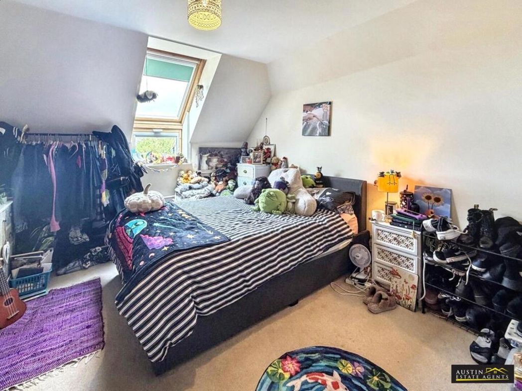 Property image 11 of 14