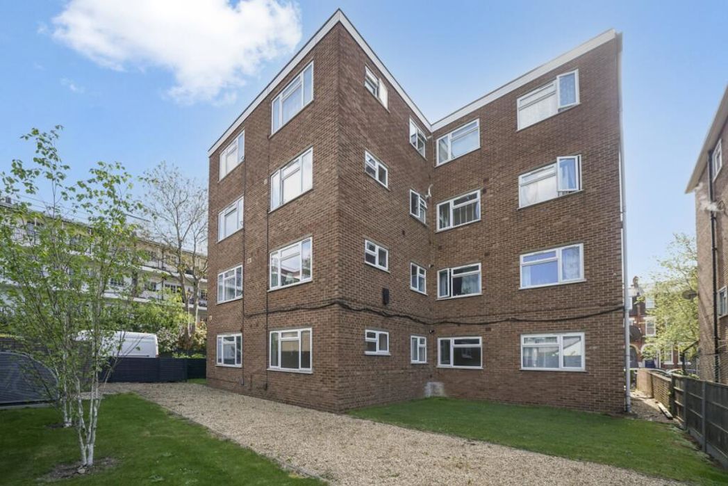 Property image 4 of 11