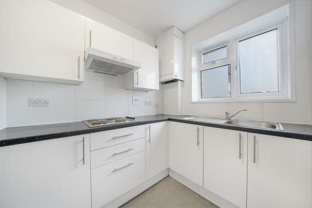 Property image 5 of 11