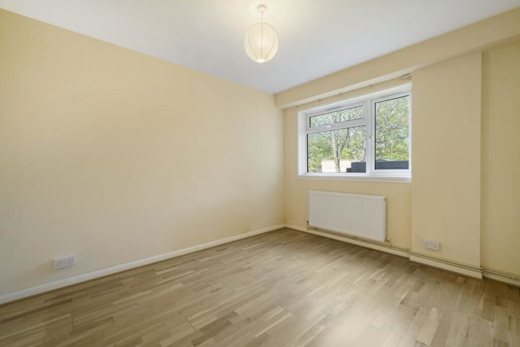 Property image 8 of 11