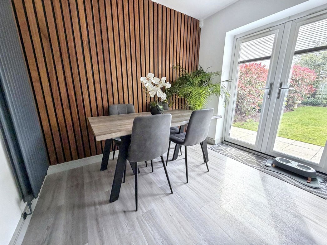 Property image 11 of 27
