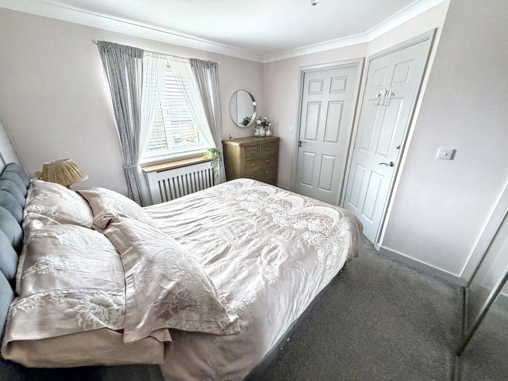 Property image 17 of 27