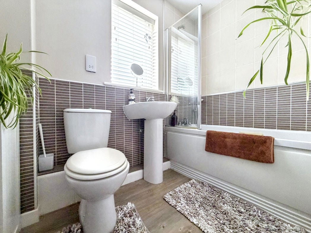 Property image 23 of 27