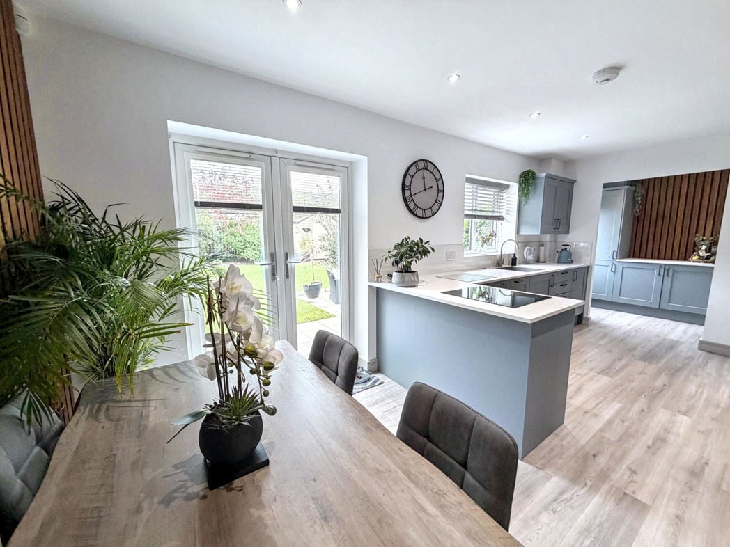 Property image 12 of 27