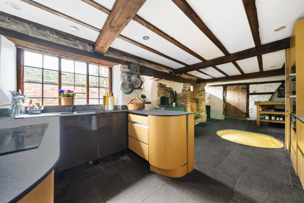 Property image 2 of 21