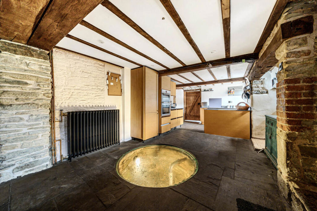 Property image 8 of 21