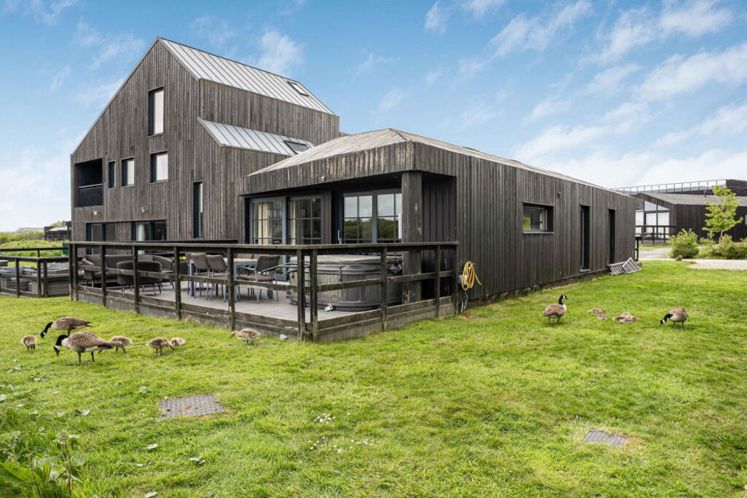Property image 14 of 17