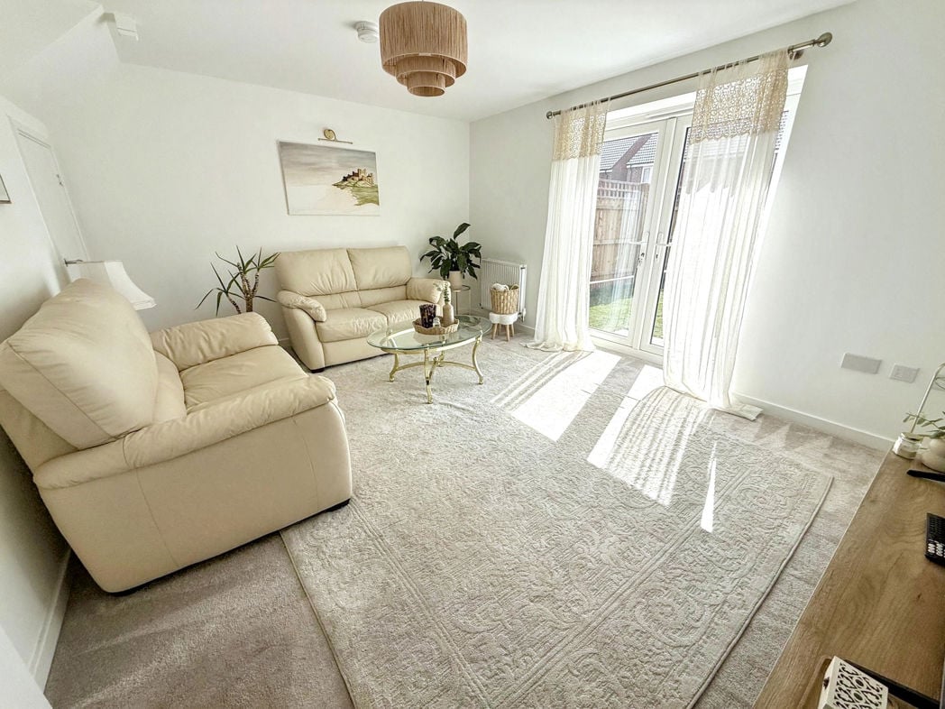 Property image 2 of 21