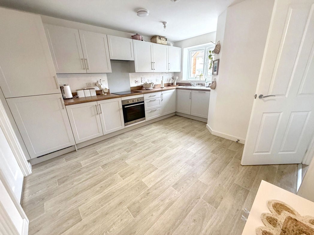 Property image 3 of 21