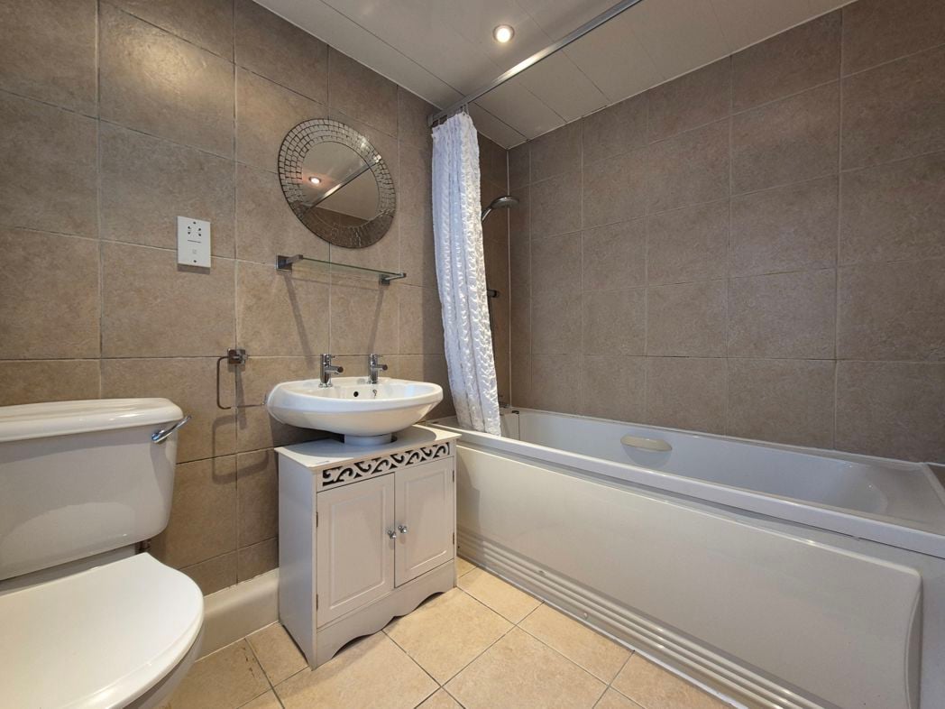 Property image 11 of 13