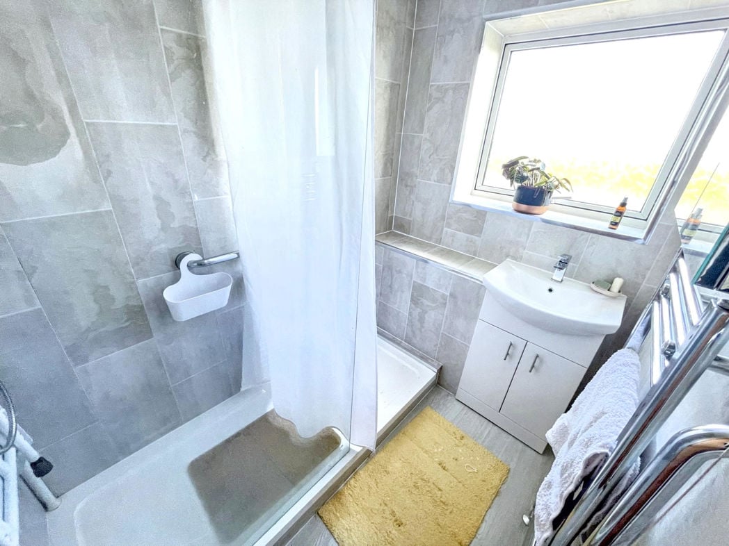 Property image 11 of 13