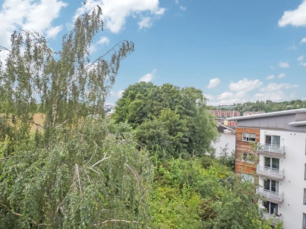 Property image 11 of 12
