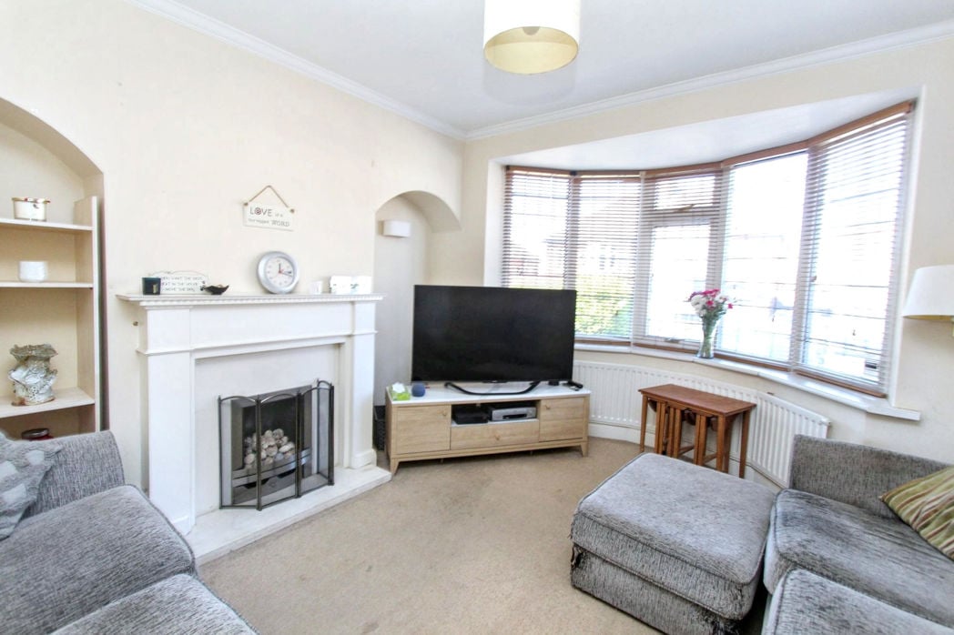 Property image 2 of 9