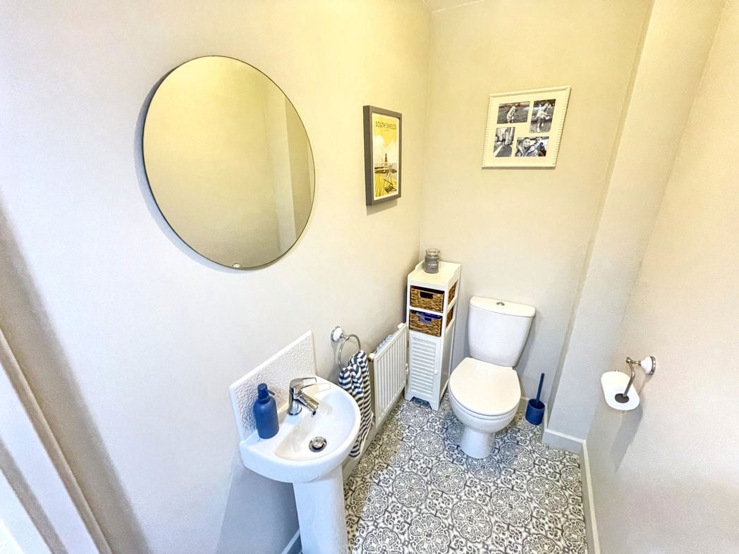 Property image 7 of 12