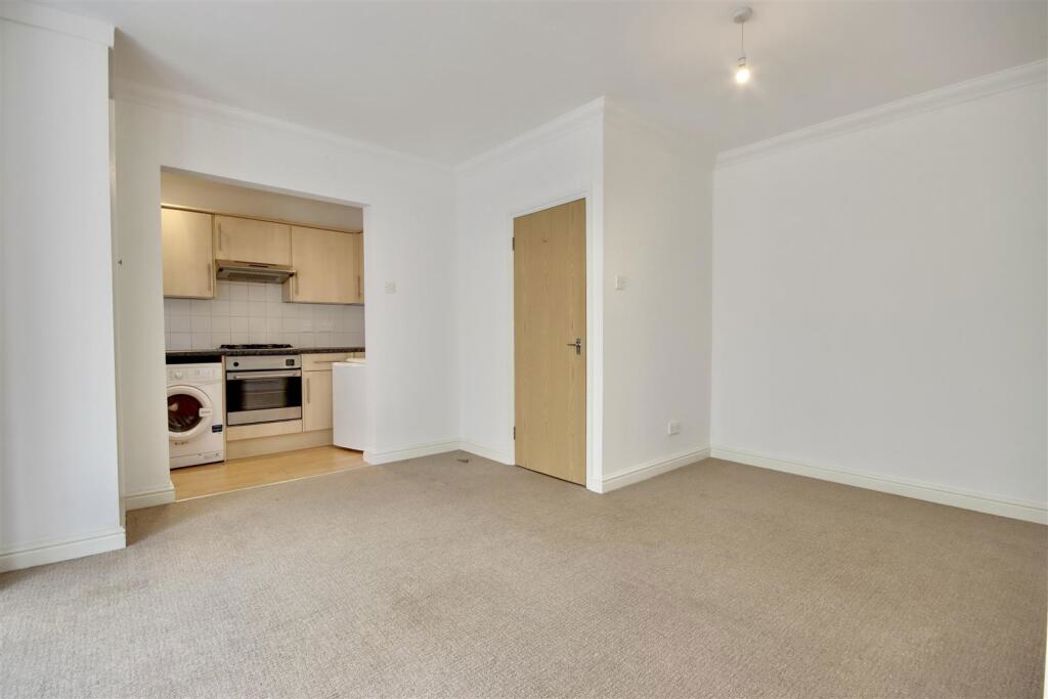 Property image 4 of 6