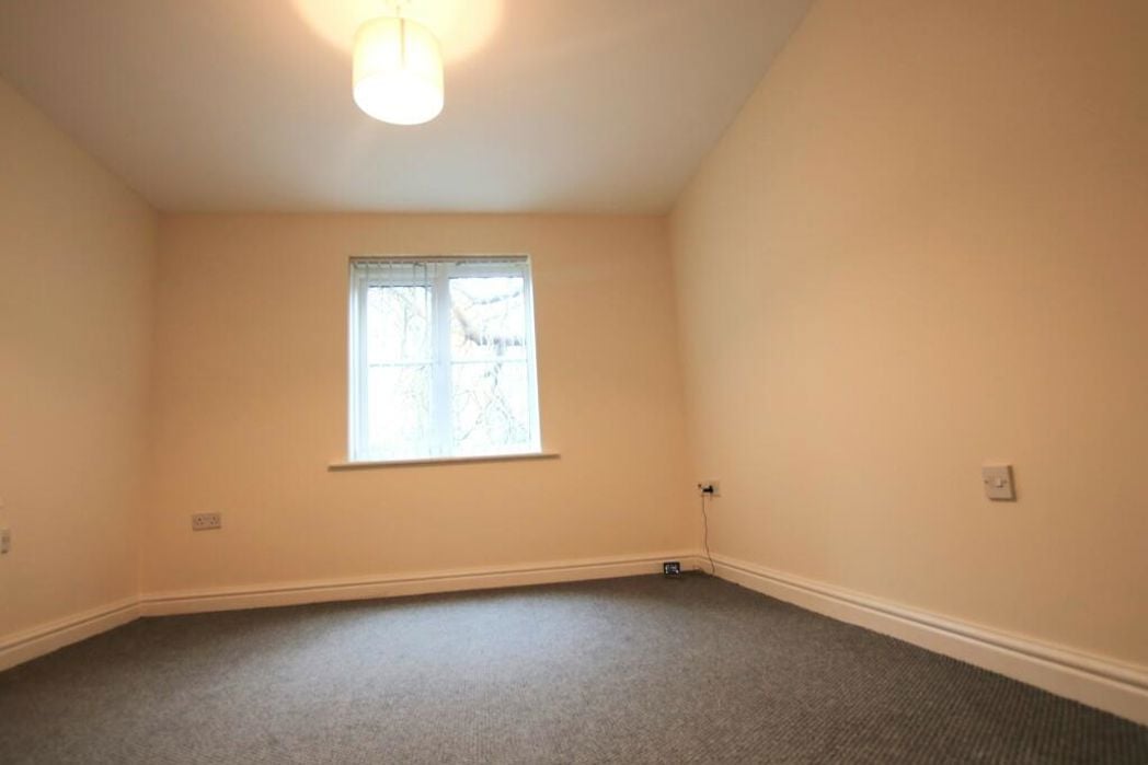 Property image 6 of 9
