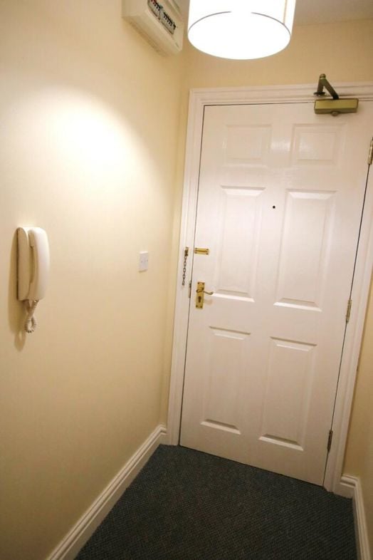 Property image 7 of 9