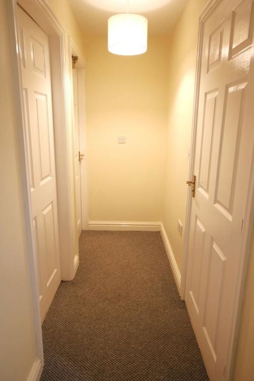 Property image 8 of 9