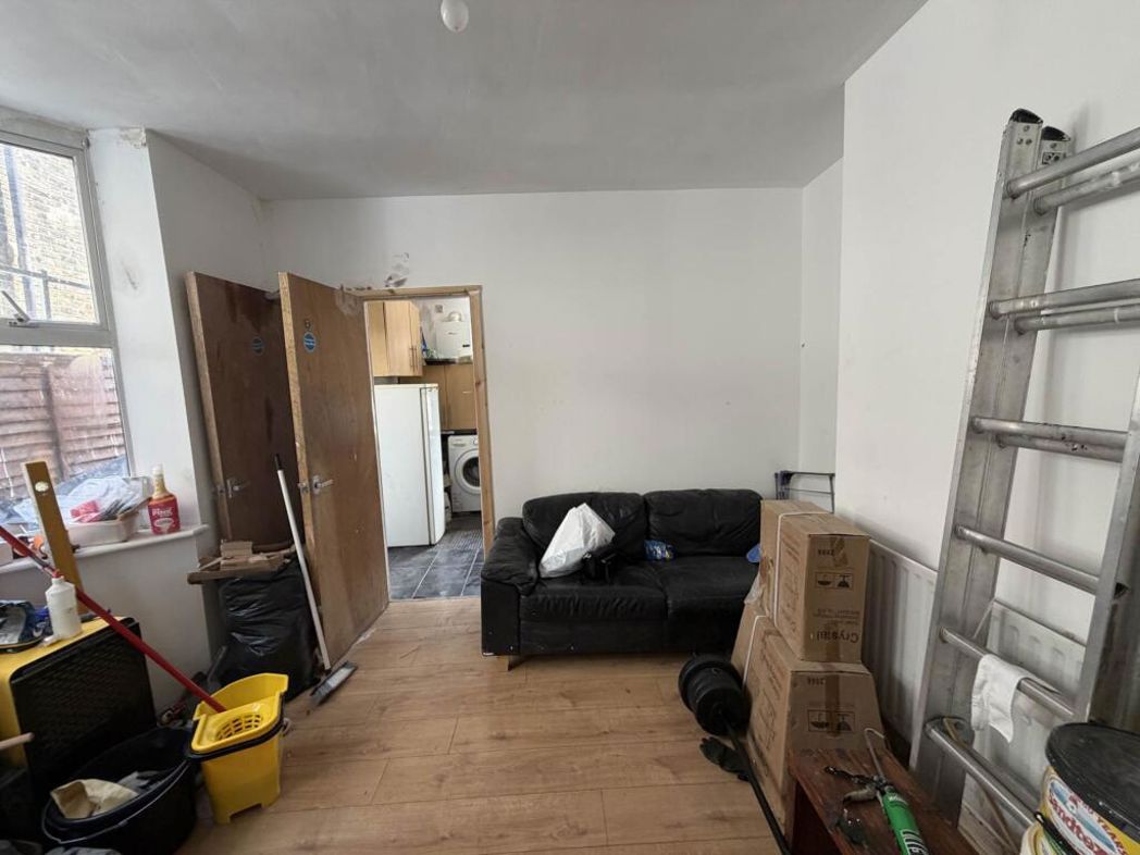 Property image 9 of 11