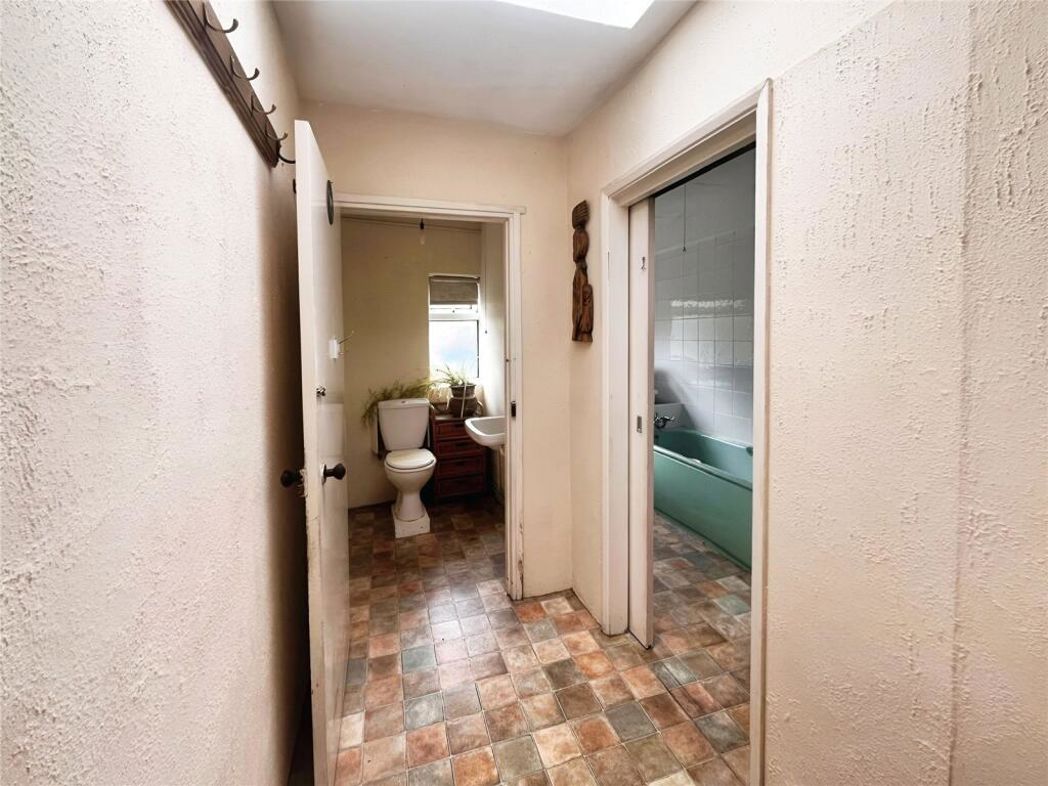 Property image 10 of 25