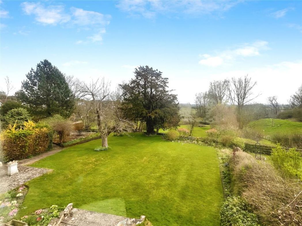Property image 4 of 25