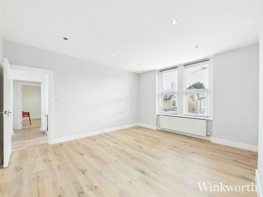 Property image 2 of 10