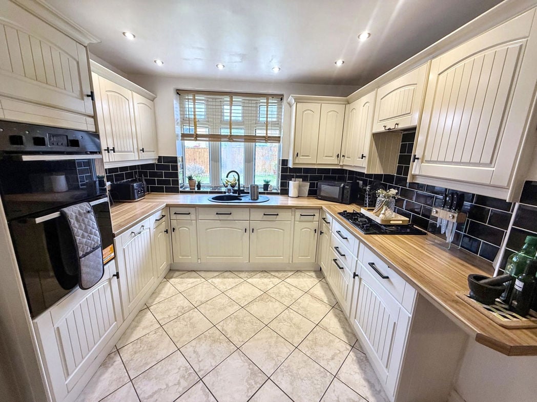 Property image 4 of 18