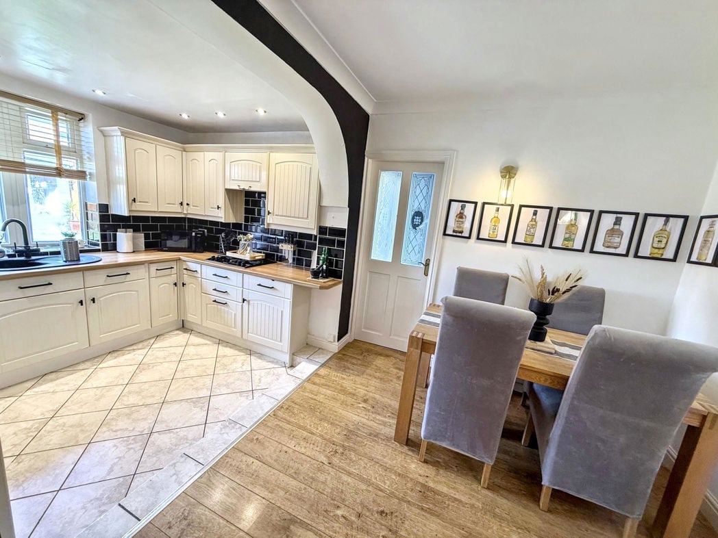 Property image 7 of 18