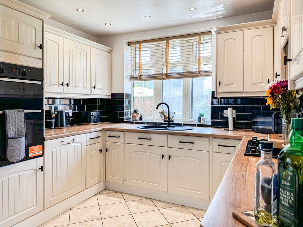 Property image 6 of 19