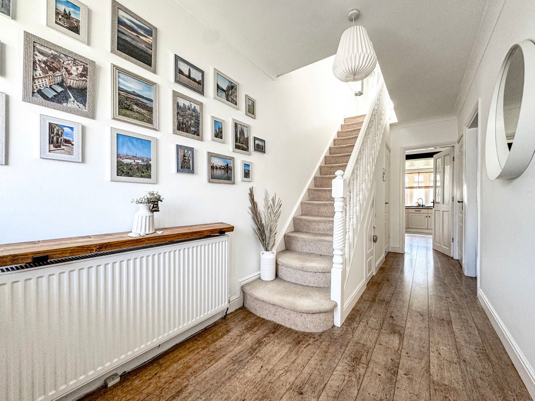 Property image 3 of 19