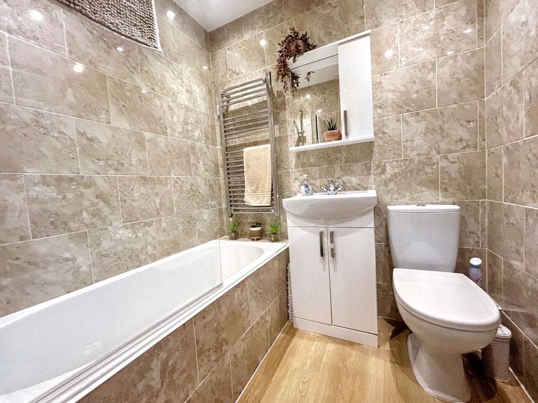 Property image 11 of 13
