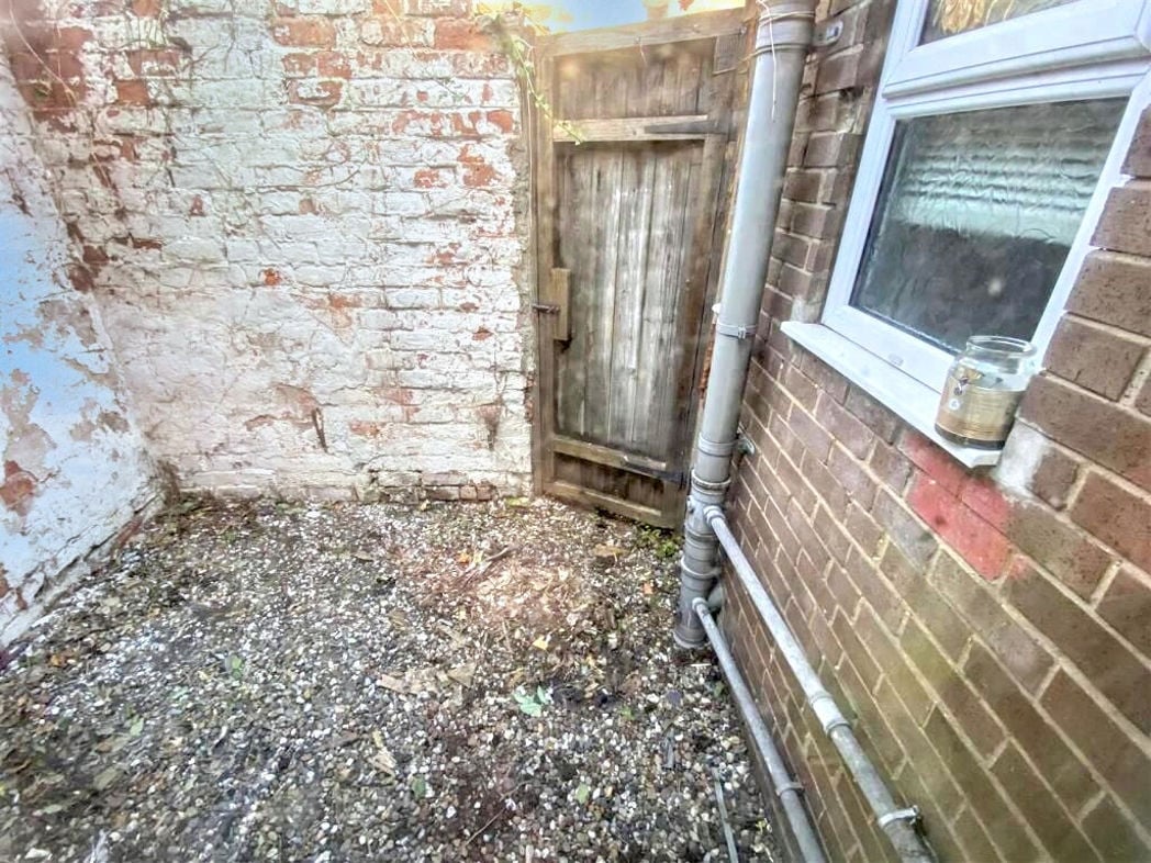 Property image 10 of 10
