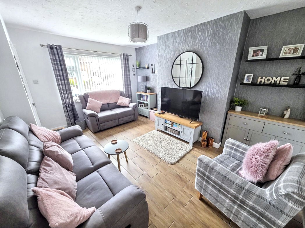 Property image 4 of 11